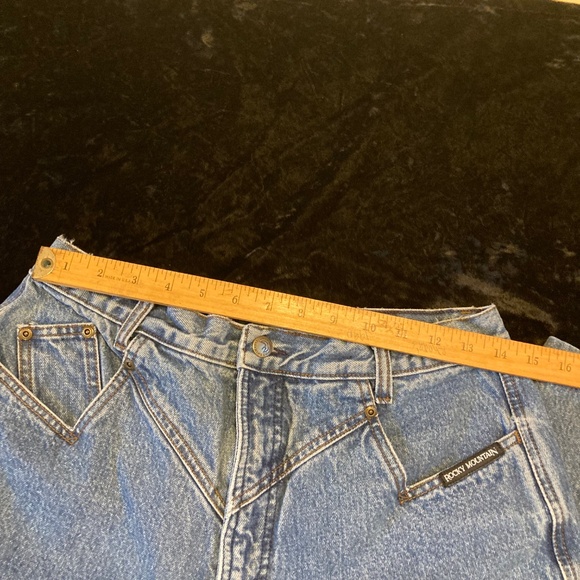 Women’s Rocky Mountain Jeans - Picture 4 of 10